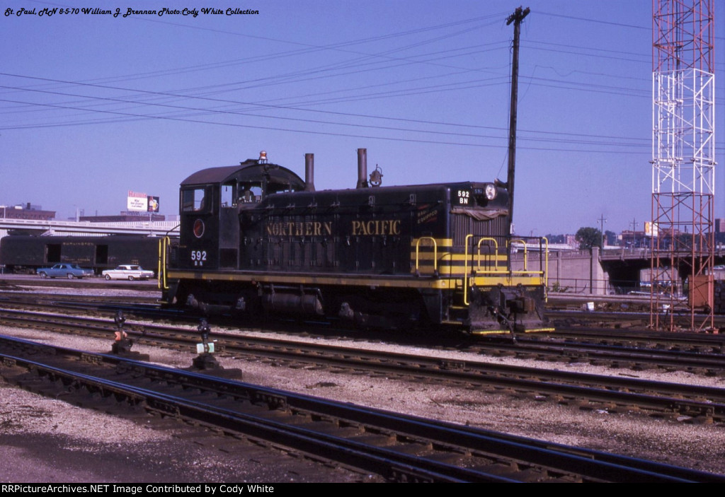 Burlington Northern NW2 592